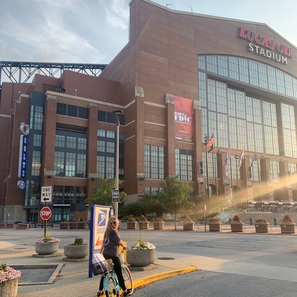 Meet your Posher, Rachel - Picture 2 of 11